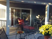LAKEFRONT TOWN HOME IN DOWNTOWN HIAWASSEE - 3-Star