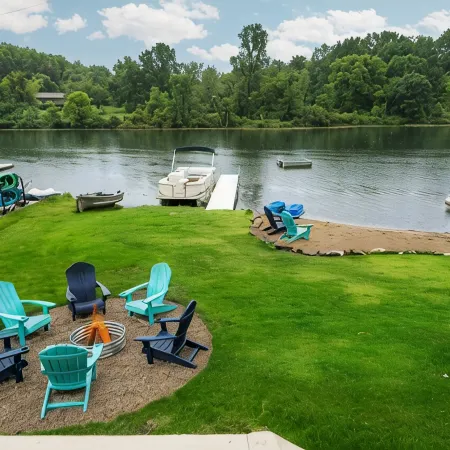 Anchors Away: Modern Irish Hills Lakefront w/ Beach, Dock, Kayaks, Cornhole