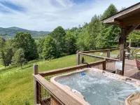 Unique Studio Cabin for Couples w/Mountain Views from Hot Tub!