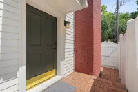 Downtown Huntsville Gem, 2BR Walk to the Square! - 4-Star