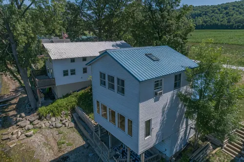 Lake Front Cabin with Amazing Sunsets- Easy Access to the Inland Sea - Hytter