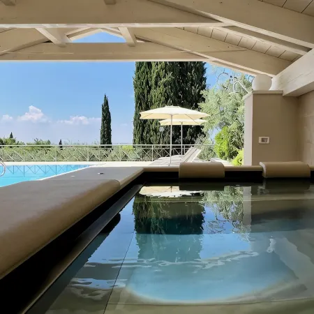 Luxury &  Chic Rental Villa Lake Garda Lazise. Lake view and swimming pool