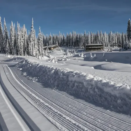 20 Klm from SilverStar in Vernon with Private Hot Tub