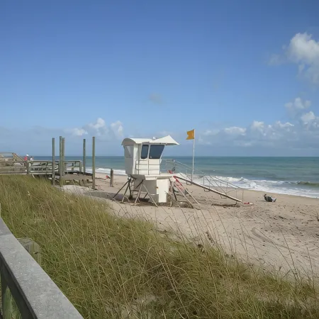 Island Living, Within Walking Distance To Beach Restaraunts Shops Parks Marina