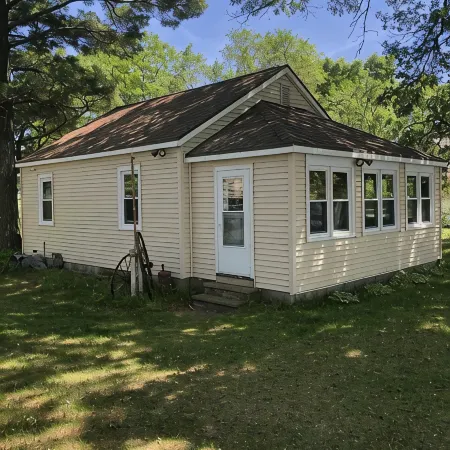 Steps from the Sand: Idyllic Beachfront Rental in Door County