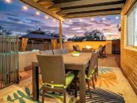 Desert Skies - Beautiful private Tucson home with great mountain views &  pool Hotels in Tanque Verde