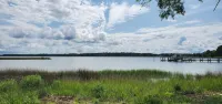 Welcome to this Waterfront Home with Amazing Views - 3-stjärniga