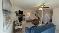 Charming and Quiet Townhome Conveniently located - balcony