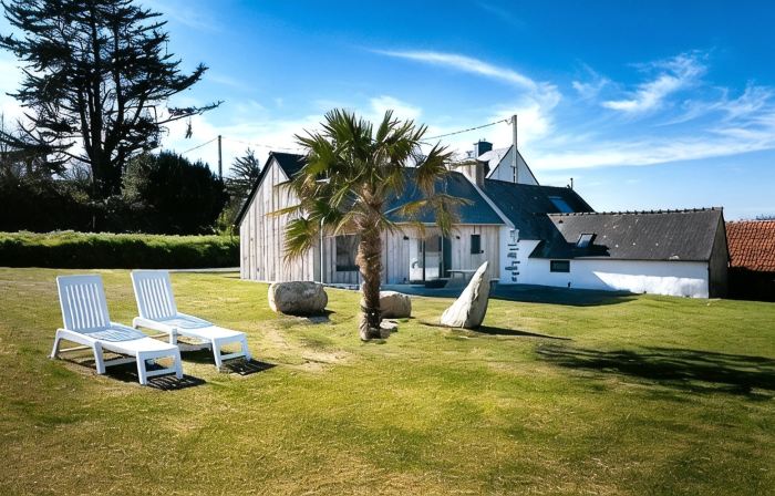 Charming Breton farmhouse - sea view