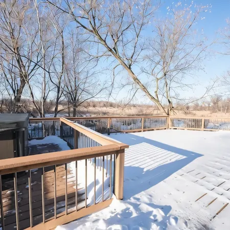Secluded Spa-Cious Retreat -Beds for 8. Plus 3 Foldaways Extra