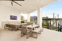 Luxurious Lake Retreat: Sleeps 18, King Suites, Pool, Slide, Sun Deck, Elevator - 4-Star