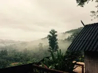 Akha Hill House - Hot Springs