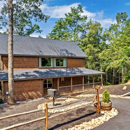 Your Smoky Mountain Escape: Hot Tub, Fireplace & More