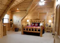 Rim Shoals River Cabin - private boat dock, walk-in fishing access sleeps 14