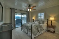 Lake Cottage on Deep Water w/ Incredible Views! Hot Tub/Pool Table/Dock/Kayaks - Boutique