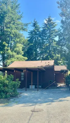 Newly Renovated, AC, Walkable, Central Downtown Bothell