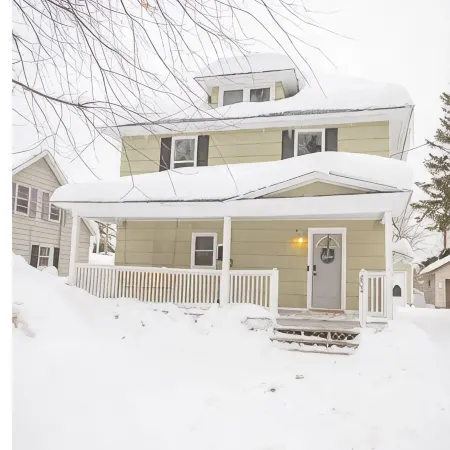 Trail Riders Haven- Only 1 Block from TONS of Adventurous Trails! Huge Garage!