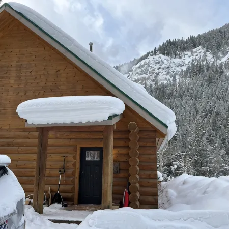 CABIN IN BIG SKY - CERUL MARE CABIN