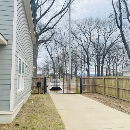 Spacious 5B House Near UM/Large Parking Space Summer Special!