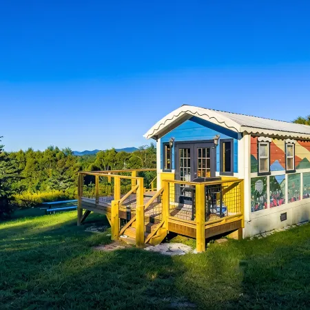 Tiny, charming mountaintop cottage with large firepit, deck and amazing views