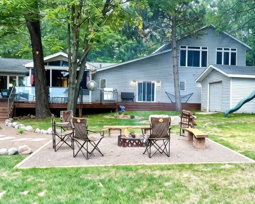 Lakefront Luxury Cabin- Dock, Hot Tub, Firepit, Kayaks, Game Room, Bunk Room Hotels in Scott