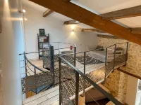 Gîte Léonie " Entre Cèze et Ardèche " 30430 BARJAC バルジャックのホテル