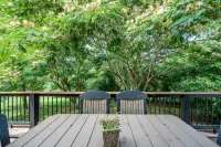 Secluded 5 BR Modern Cabin, 120 acres.  New River  Trail, Claytor Lake, VA tech