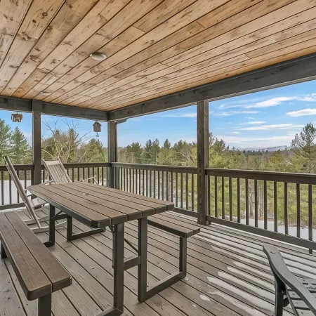 Escape to the Clouds: The Berry Barn Awaits You!