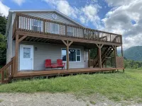 (Meat Cove)Hines Ocean View Lodge - balcony