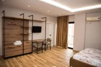 New Donantelo Hotel - balcony