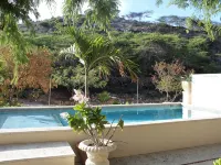 Off grid living! Enjoy and love the Nature! Hotels in Savaneta