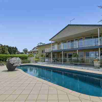 Resort Style Apartment (Ground Floor) - Pool & More. Pets Welcome. Fitness & Recreational Facilities