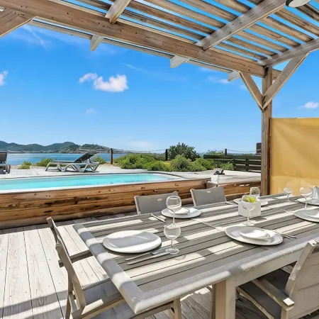 Oceanfront amazing 2 BR Villa - 2 min from the beach