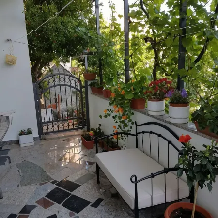 Oleander, Three-Bedroom Apartment in Trogir