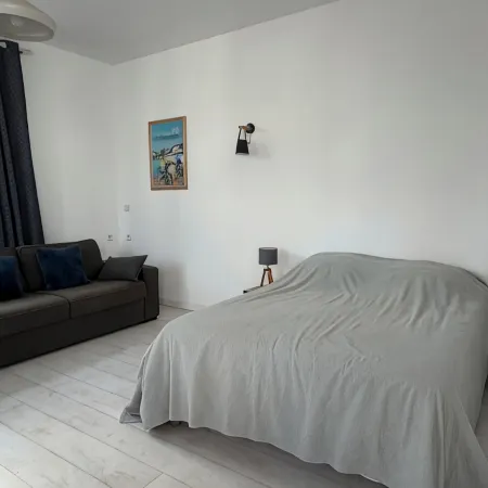 New studio less than 5 minutes from the beaches of the Pink Granite Coast