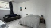 New studio less than 5 minutes from the beaches of the Pink Granite Coast