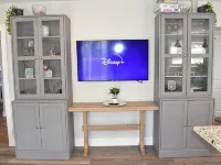 NEW Charming Walk to beach 2-bedroom Coastal Home Hotels in Hull