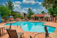 SEDONA OASIS: Hike, Bike, Swim, Shop, Relax! - 2-Star