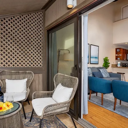 Modern Kihei Resort 2 Bedroom, 2 Bath Condo with AC - Steps to the Beach