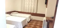 勒里斯酒店