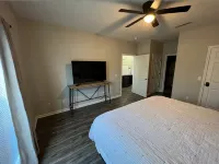 Stylish & Spacious Townhouse • Near Fort Rucker – Cozy, Clean & Convenient Stay فنادق في إنتربرايز