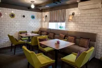 Arbat Hotel - فطور