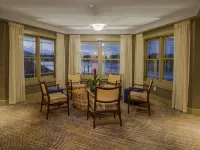 Chautauqua Harbor Hotel - Jamestown - parking