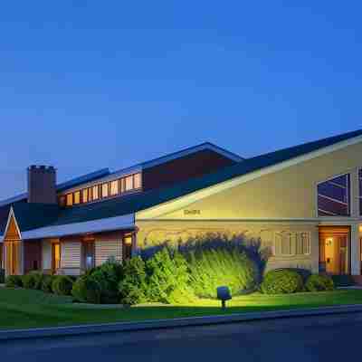 AmericInn by Wyndham Sioux Falls Hotel Exterior