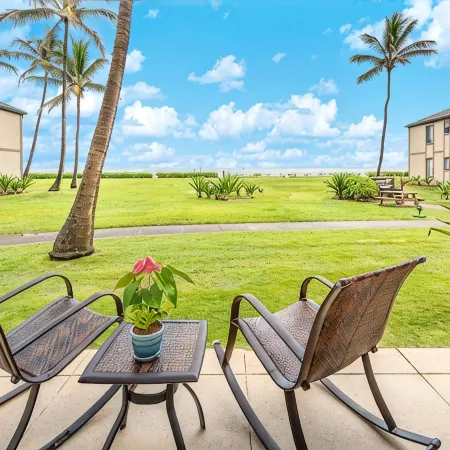 Ocean Front, Ground Level 1 Bedroom with King, Sleeps 4, with Cold AC