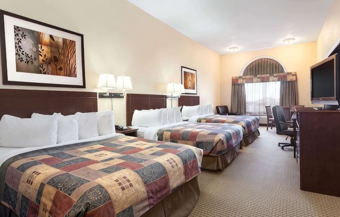 Ramada by Wyndham Weyburn