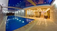 Plaza Hotel Bishkek - Pool