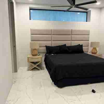Upscale 2 bedroom beach front Villa Rooms