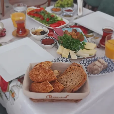AtaÇesme Otel