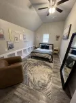 Tranquil 3-bedroom barn right next to Lake Tenkiller in Vian with WiFi, AC - 3-Star